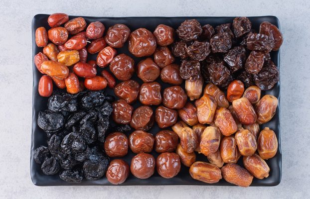 Comparing the Amount of Energy and Nutrients in Different Types of Dates